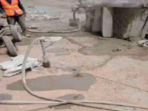 南京水泥混凝土路面板底注浆技术 路面脱空注浆整治方案